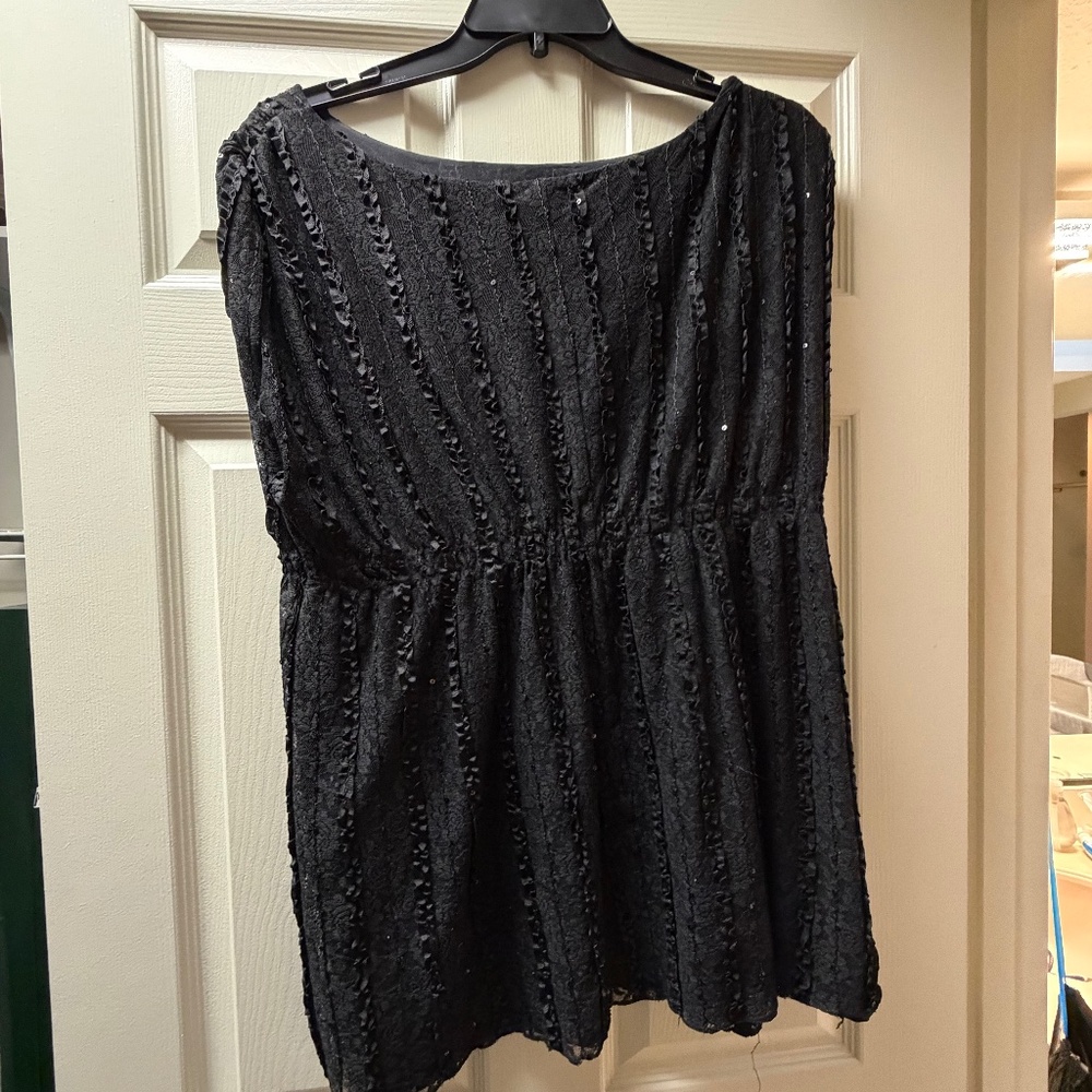 Style & Co Woman Plus Size 1X Black Lace Sequin Top